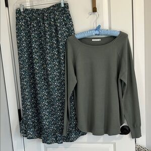 BoHo maxi skirt & sweater lightweight green sweater Floral Prairie skirt Unworn